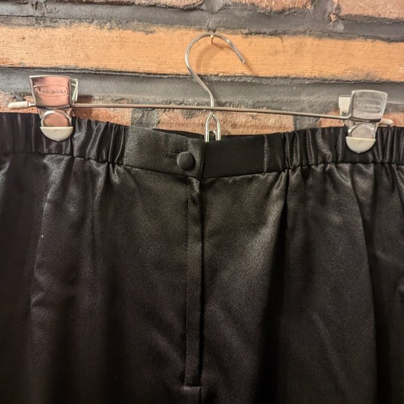 Vintage Robbie Sport Skirt Black with button back - Picture 4 of 5